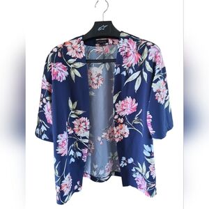 Dynamite Medium navy‎ floral kimono
